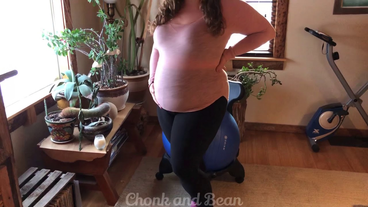 Bouncing BBW: Fat Belly Girl Jiggle and Play