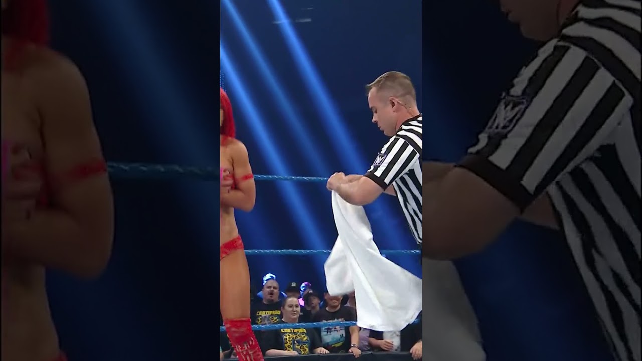 bra open in wwe 🔥#Shorts #wwe #smackdown #sexy #shortfeed #trending #youtubeshorts