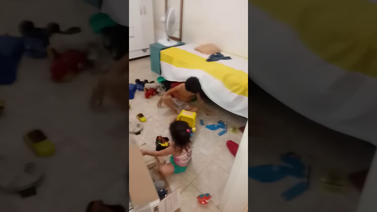 Brincando no quarto