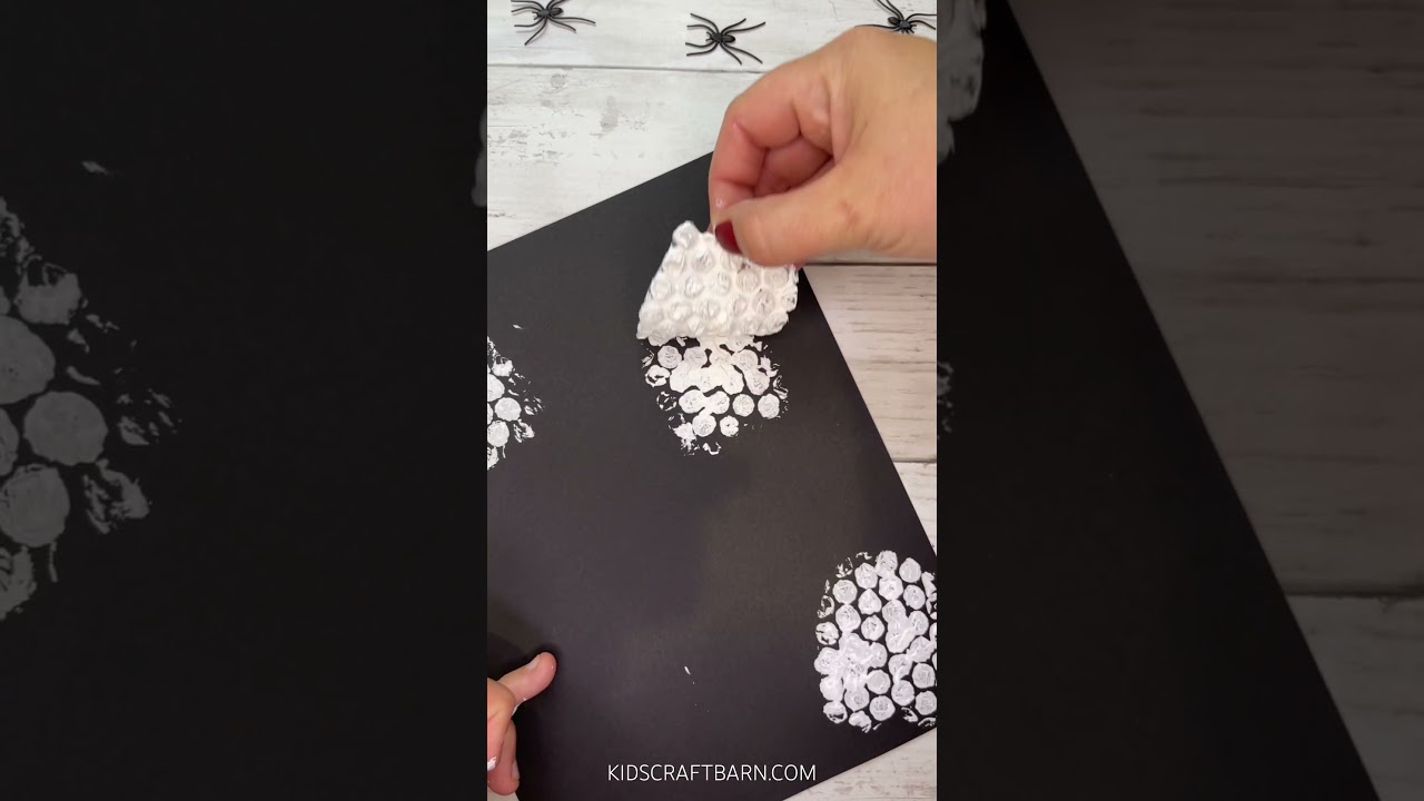 Bubble wrap ghosts! #kidscraft #shorts