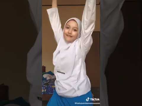 Budak sekolah gelek