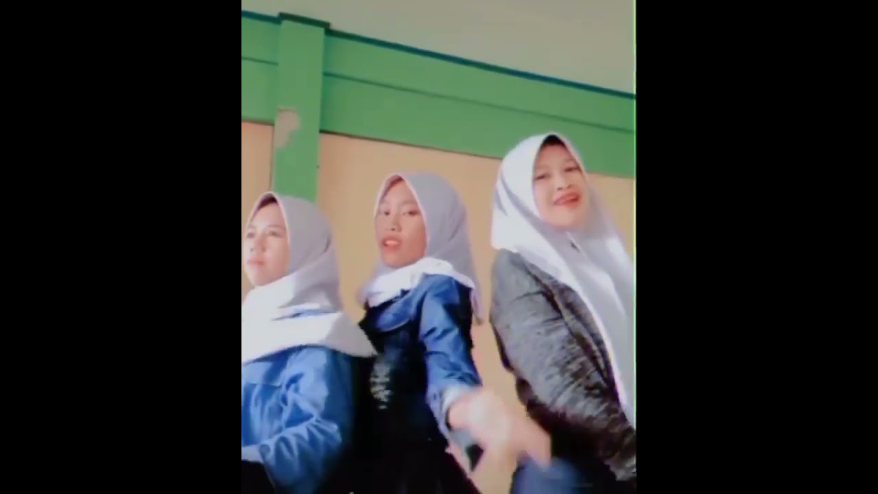 budak sekolah gelek
