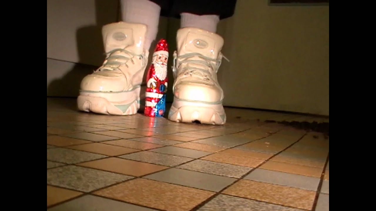 Buffalo 1329 vs. Schokoweihnachtsmann (Buffclogs vs. chocolate)