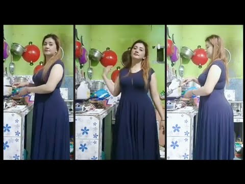 Bunda cantik bohay live masak bikin gagal fokus