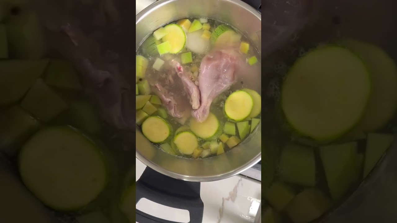 Caldo de Pollo