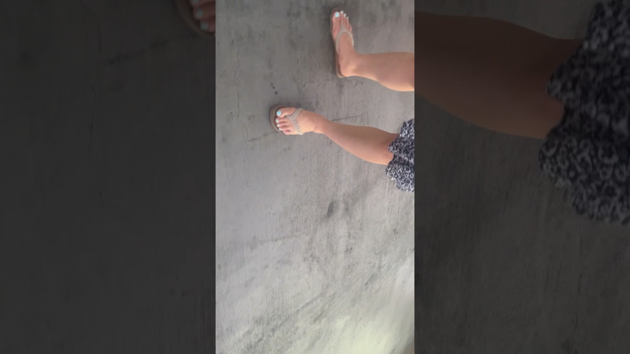 candid asian feet in her 40s