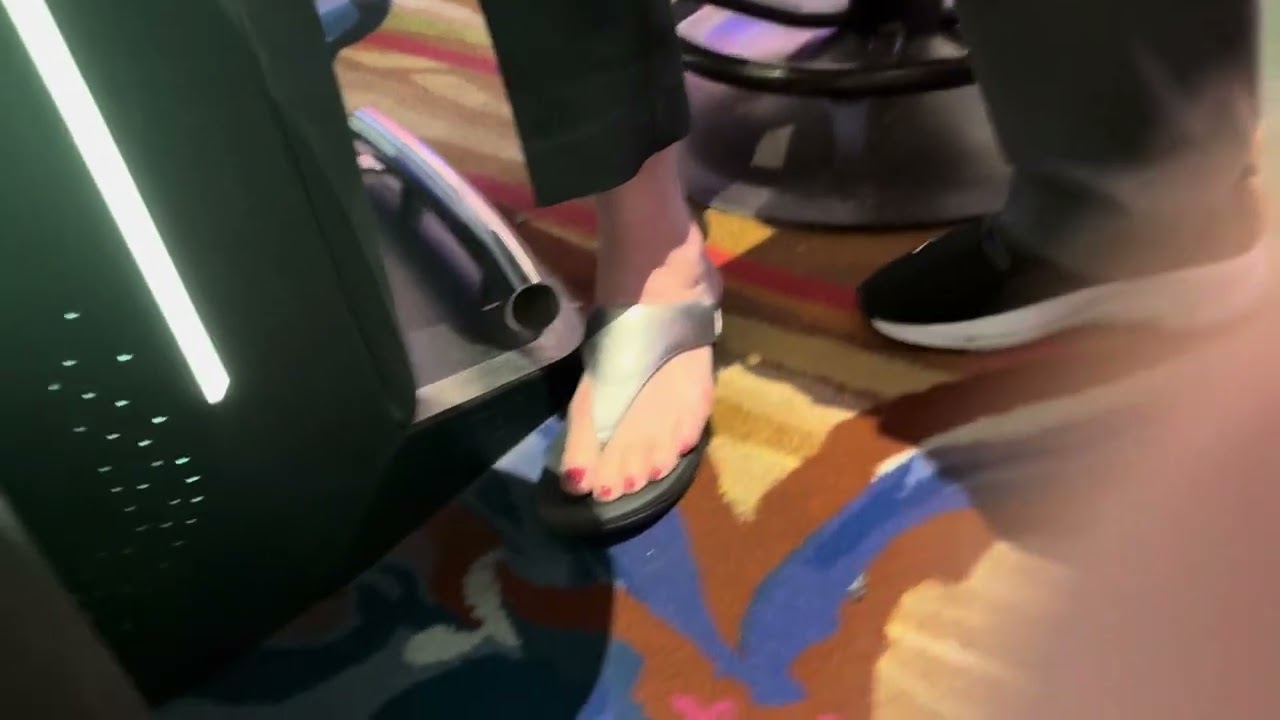 candid asian granny feet🔥