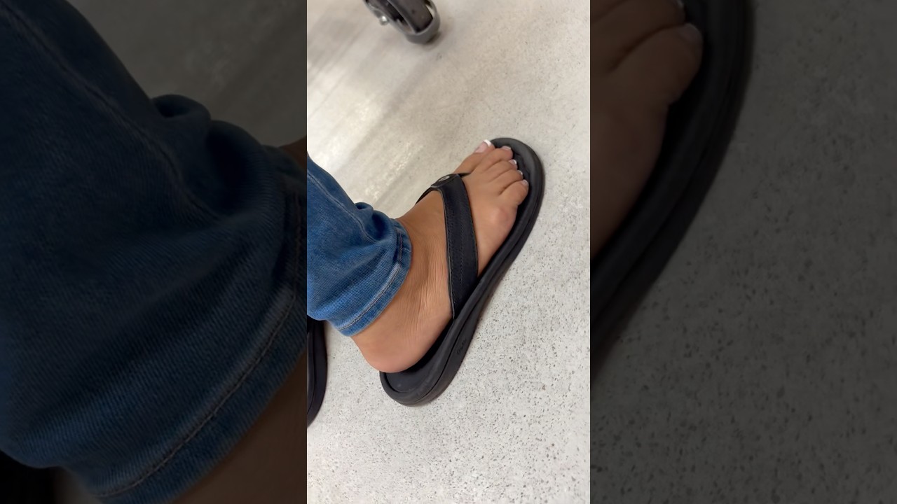 candid mature asian feet up close