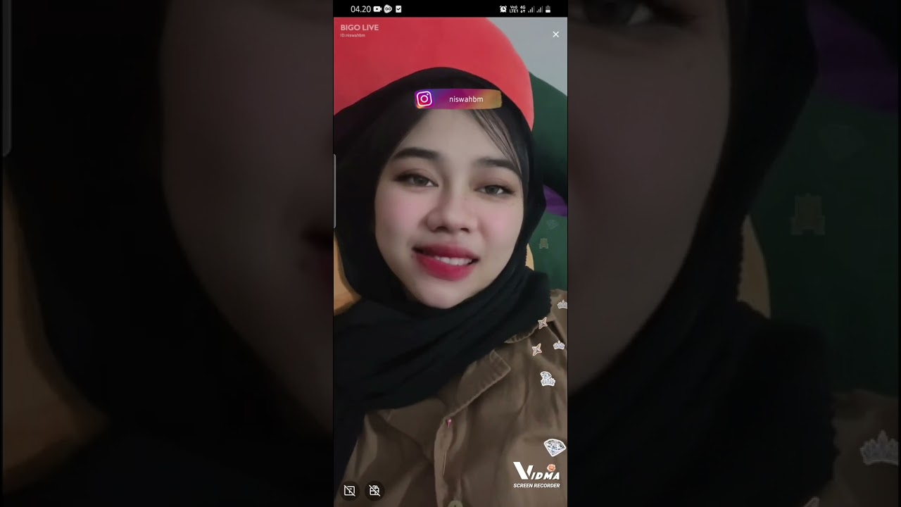 cantik manja ekspresinya bikin pengen..