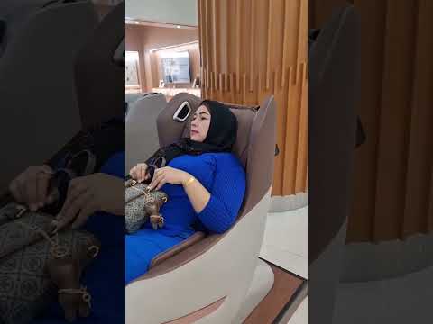 Cantiknya Tante Asih saat di Kursi Pijat  #gym #motivation #stw #legs #tante #leggings