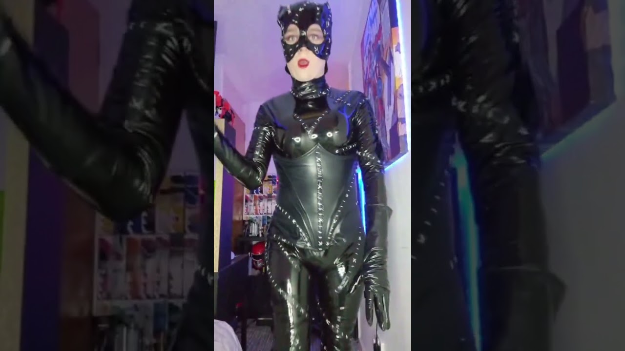 #catwoman #cosplay #cosplayer #boytogirl #maletofemaledressing #batmanreturns #selinakyle selinak
