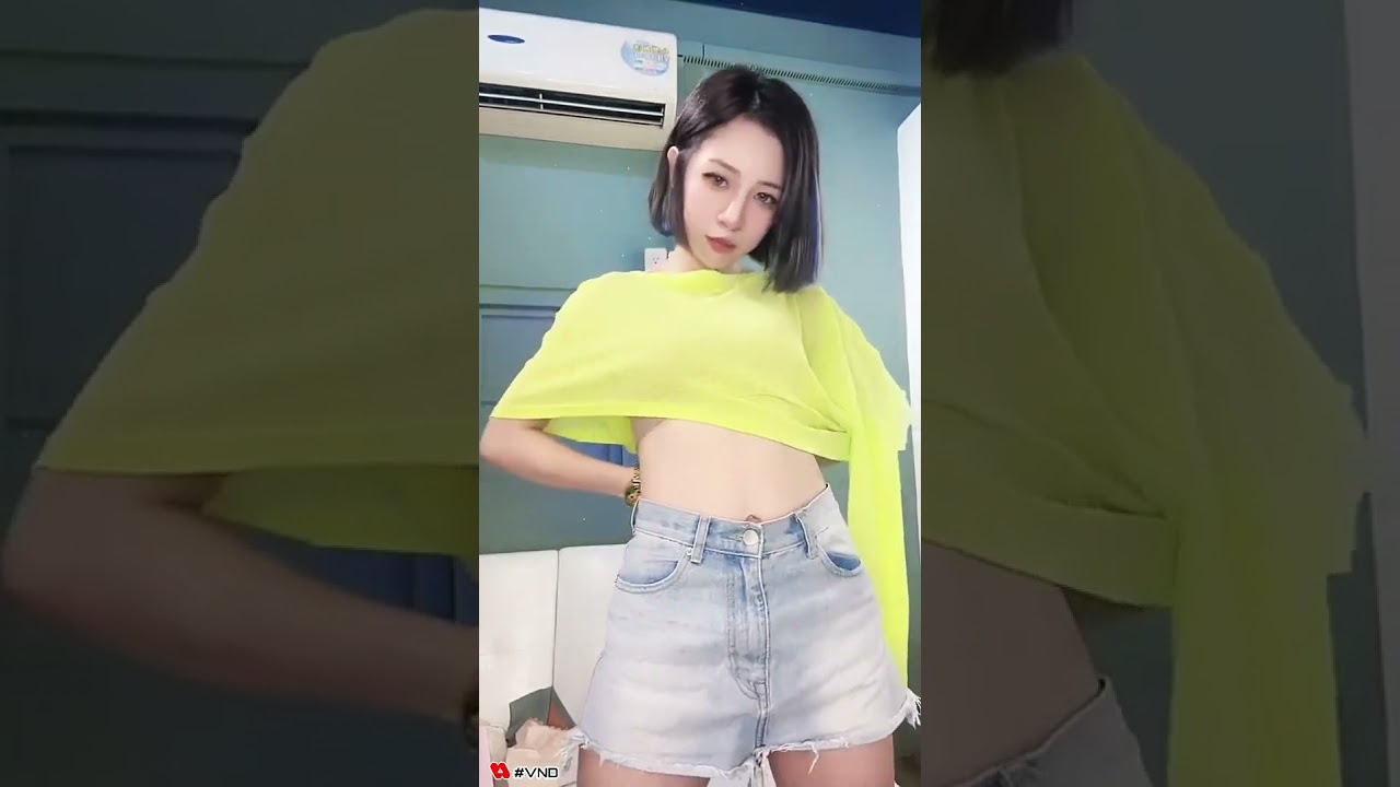 cewe cantik buka Bh#shorts #shortsvideo #viral