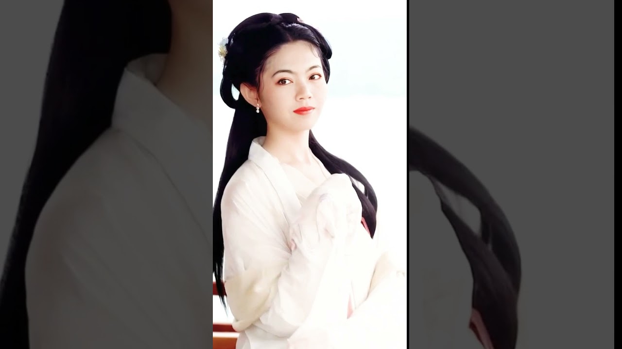 cewek baju putih membuat aku terpanah