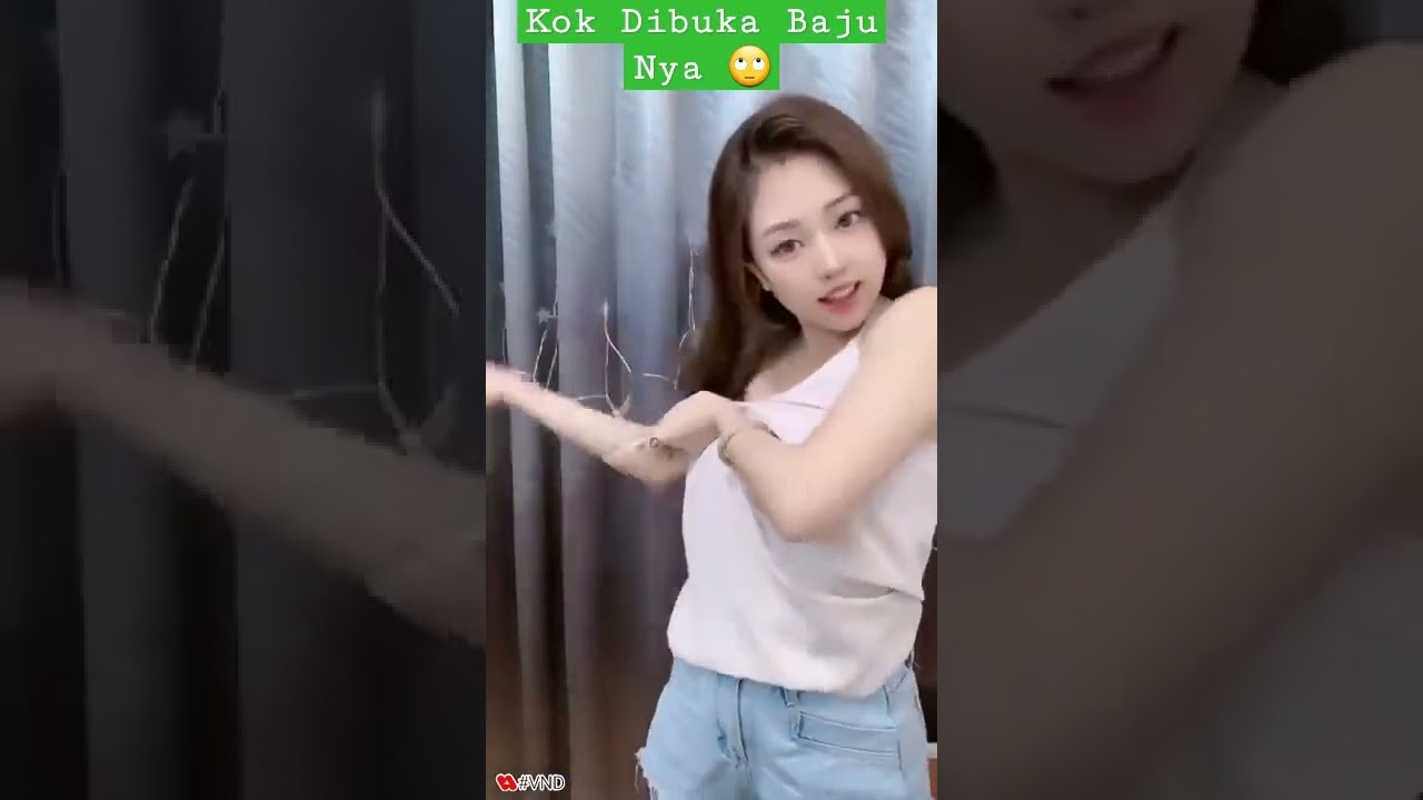 Cewek Cantik Buka Baju // #shorts