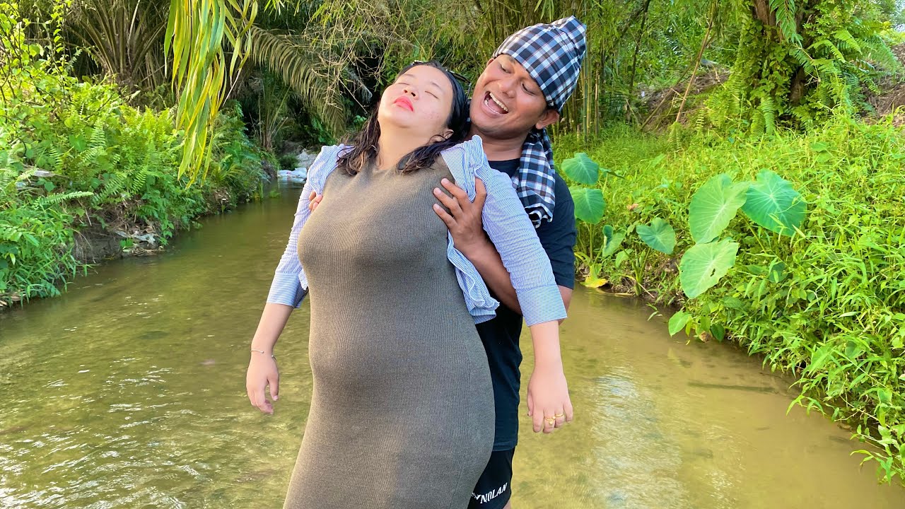 CEWEK CANTIK SEDANG HAMIL BEROBAT KE DUKUN KAMPUNG.