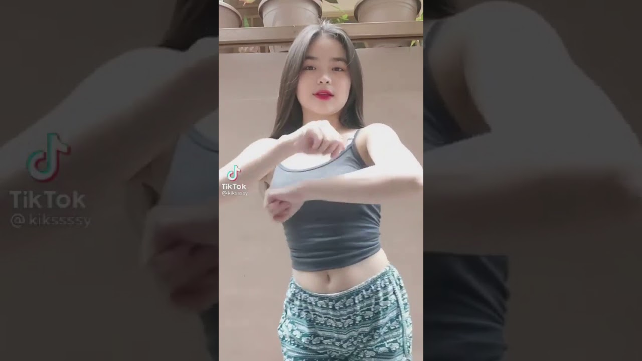 cewek cantik tiktok tocil hot tanpa bra