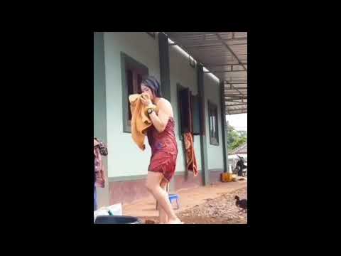 Cewek mandi#short