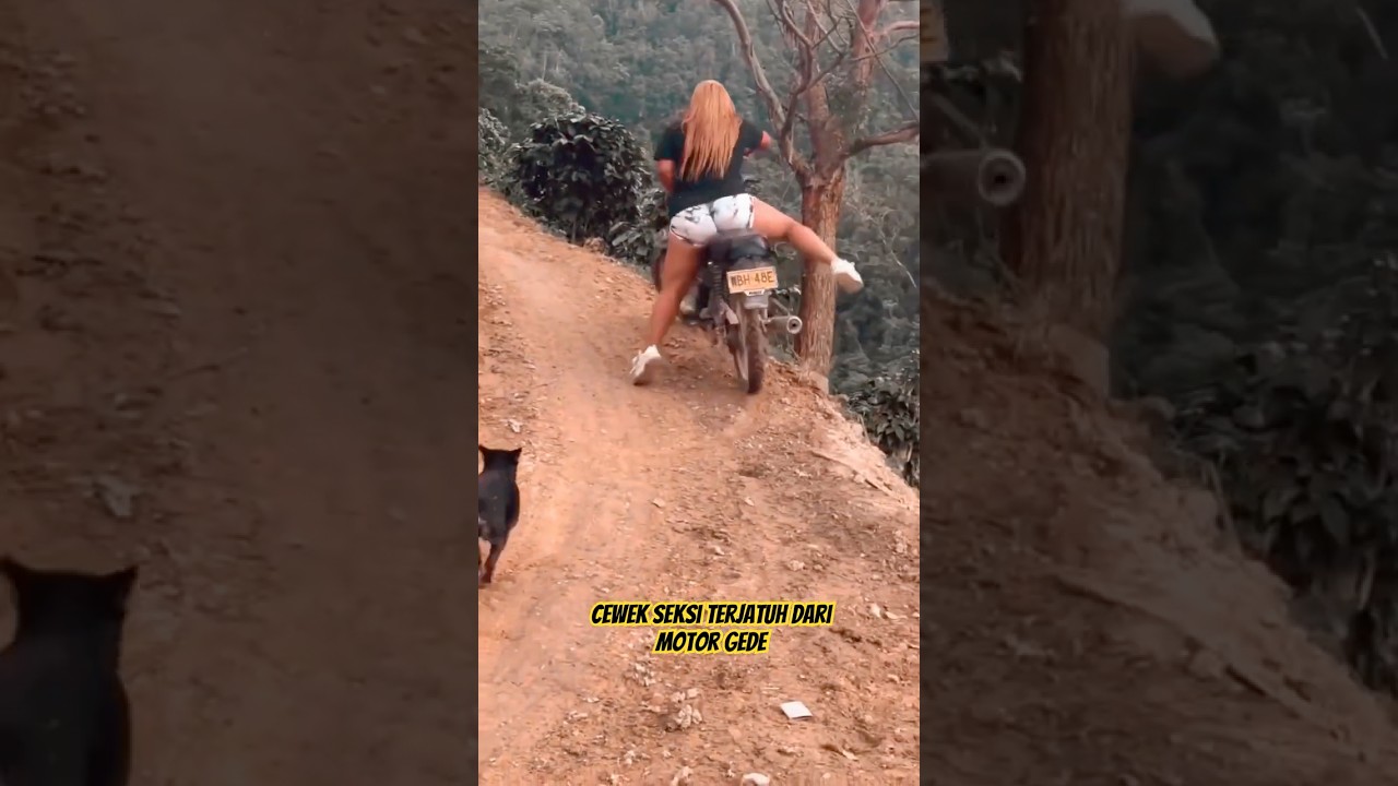 Cewek seksi Terjatuh #shorts #lucu #comedy