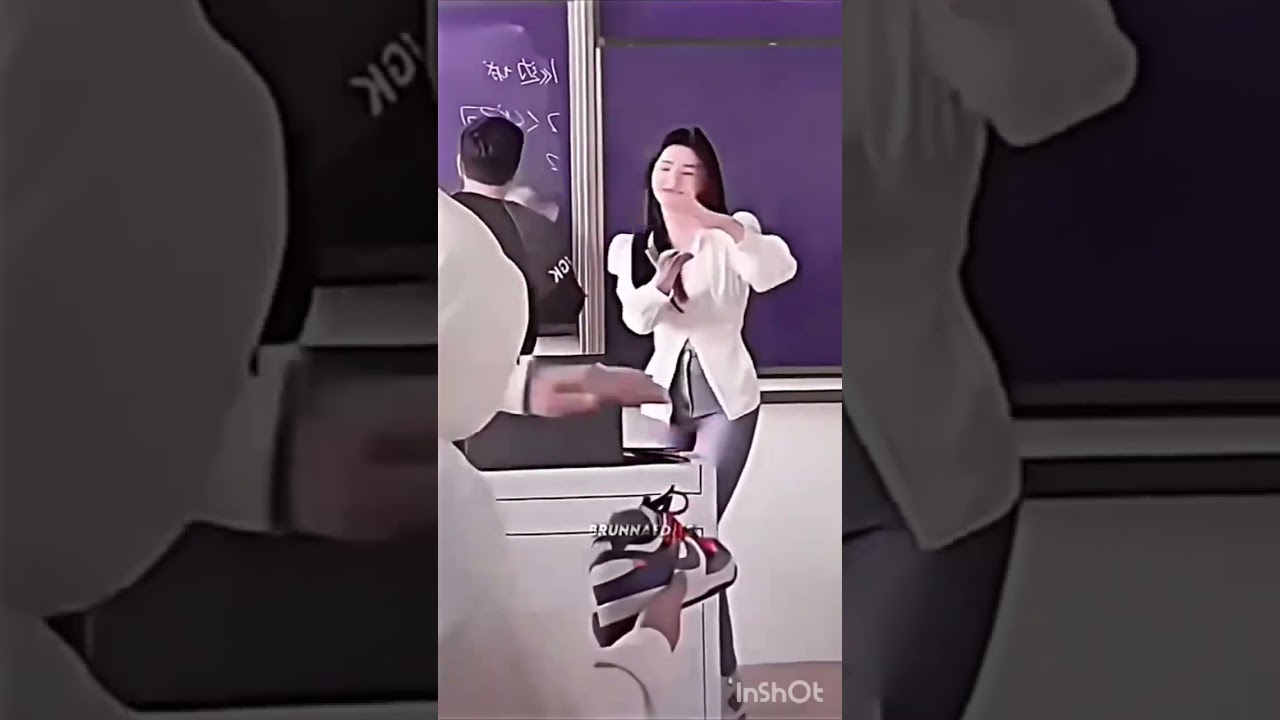 #China's college teacher dance#