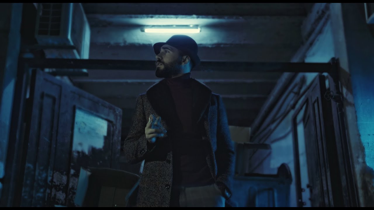 Chingiz Mustafayev - Tenha gezen ( Official clip )