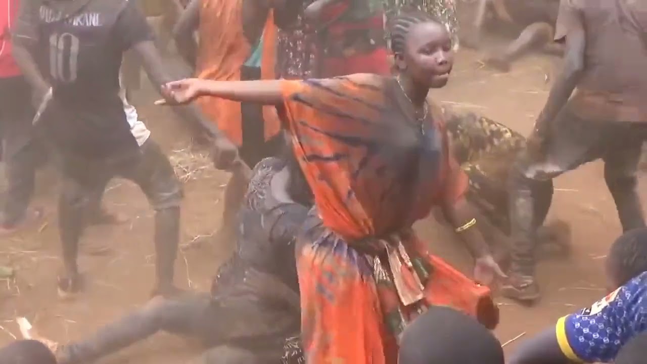 Chura wa kigodoro akichafua balaa (Subscribe)