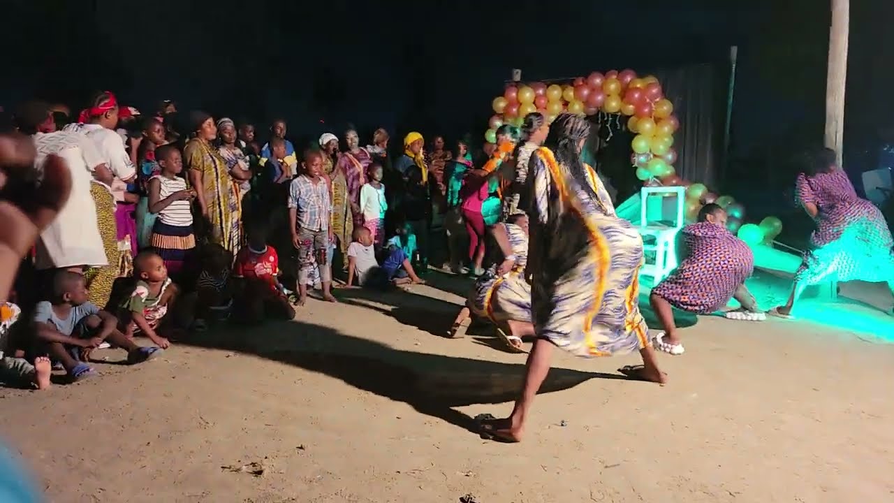Chura Wa Tandale Wakicheza Baikoko Uchi ,Kiroboto Tarumbeta Cheki Balaa la Miuno Ya MAMA-WADOGO