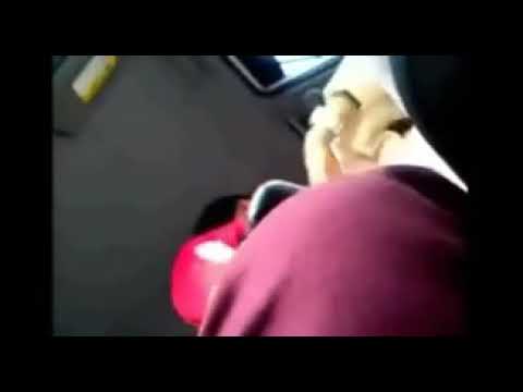 Ciuman dimobil