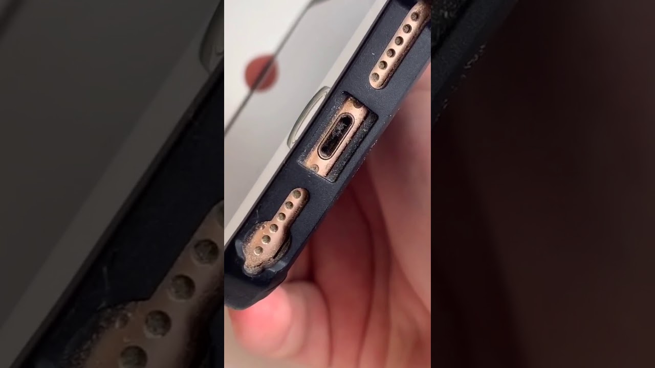 Cleaning DIRTY iPhone 🤢 (SATISFYING) #Shorts