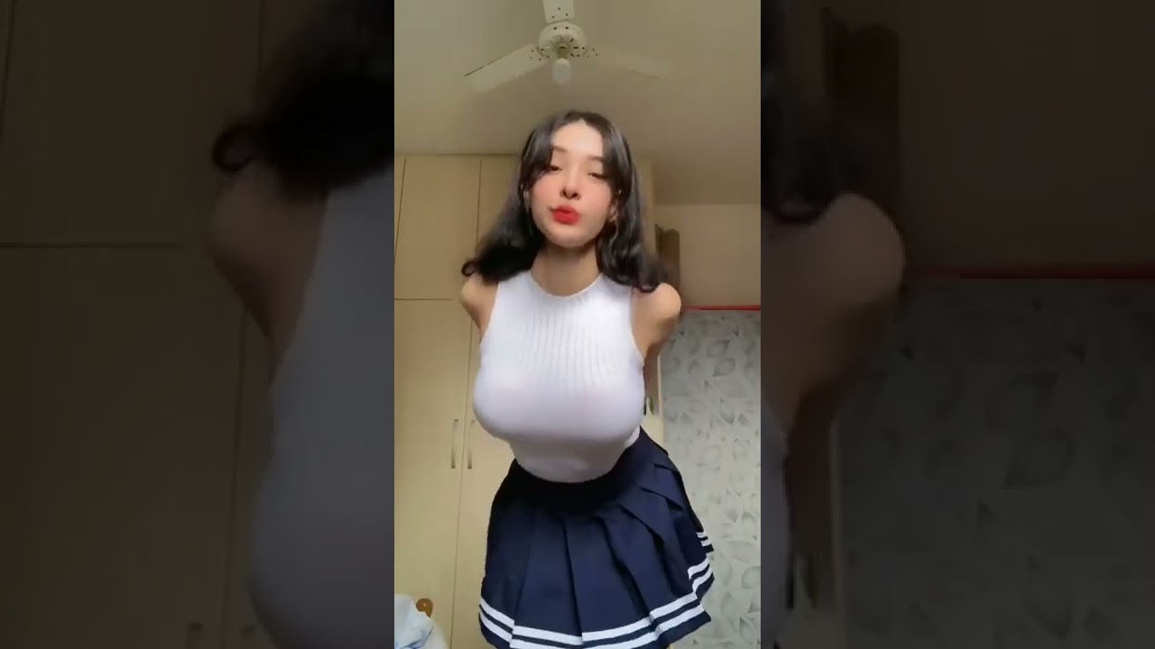 Cómo rebotan sus melones uffffff 🥵🤤🥵