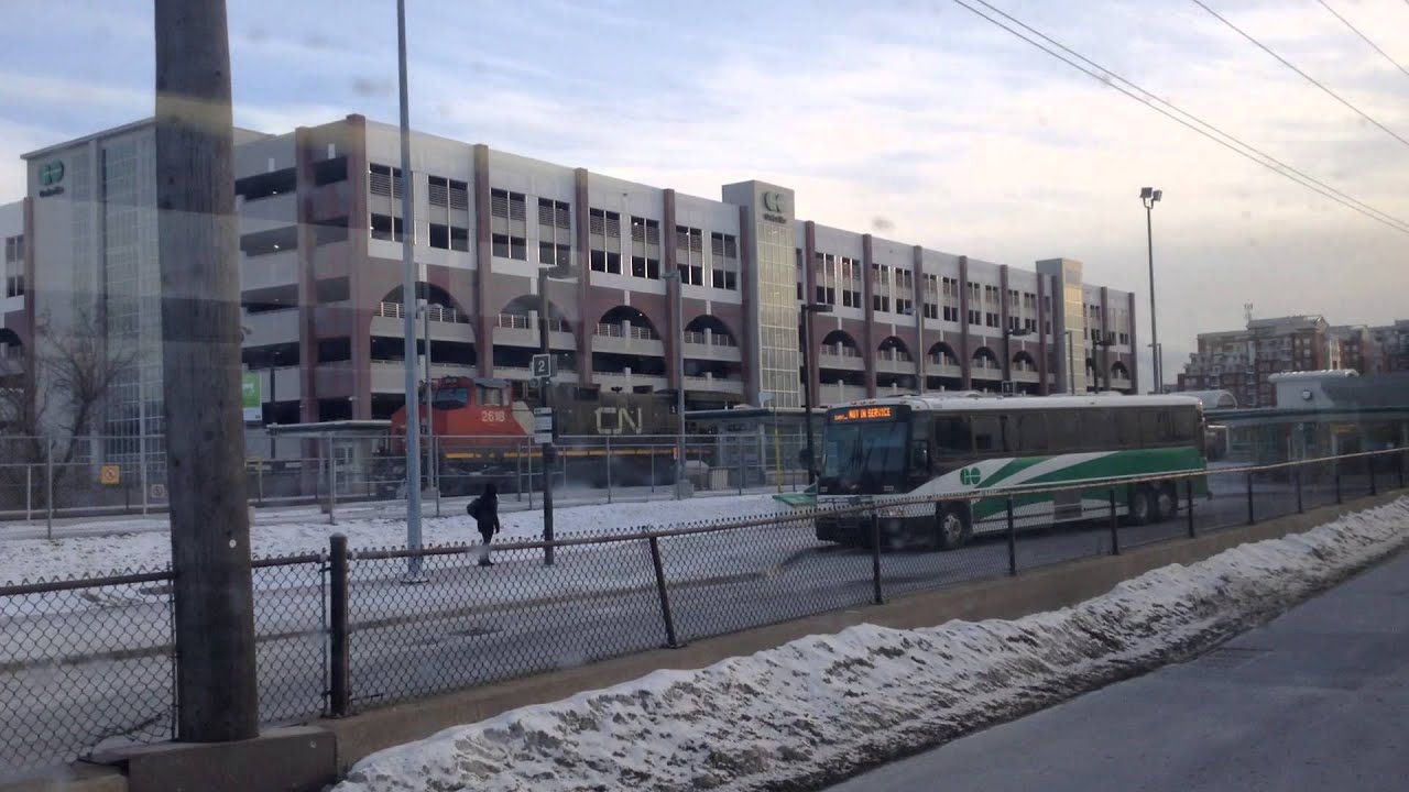 CN 232 GE Dash 9 2618 Oakville GO January 22 2014