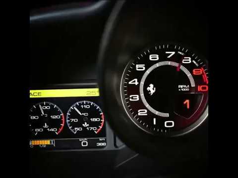 Coche Ferrari 458 en acción