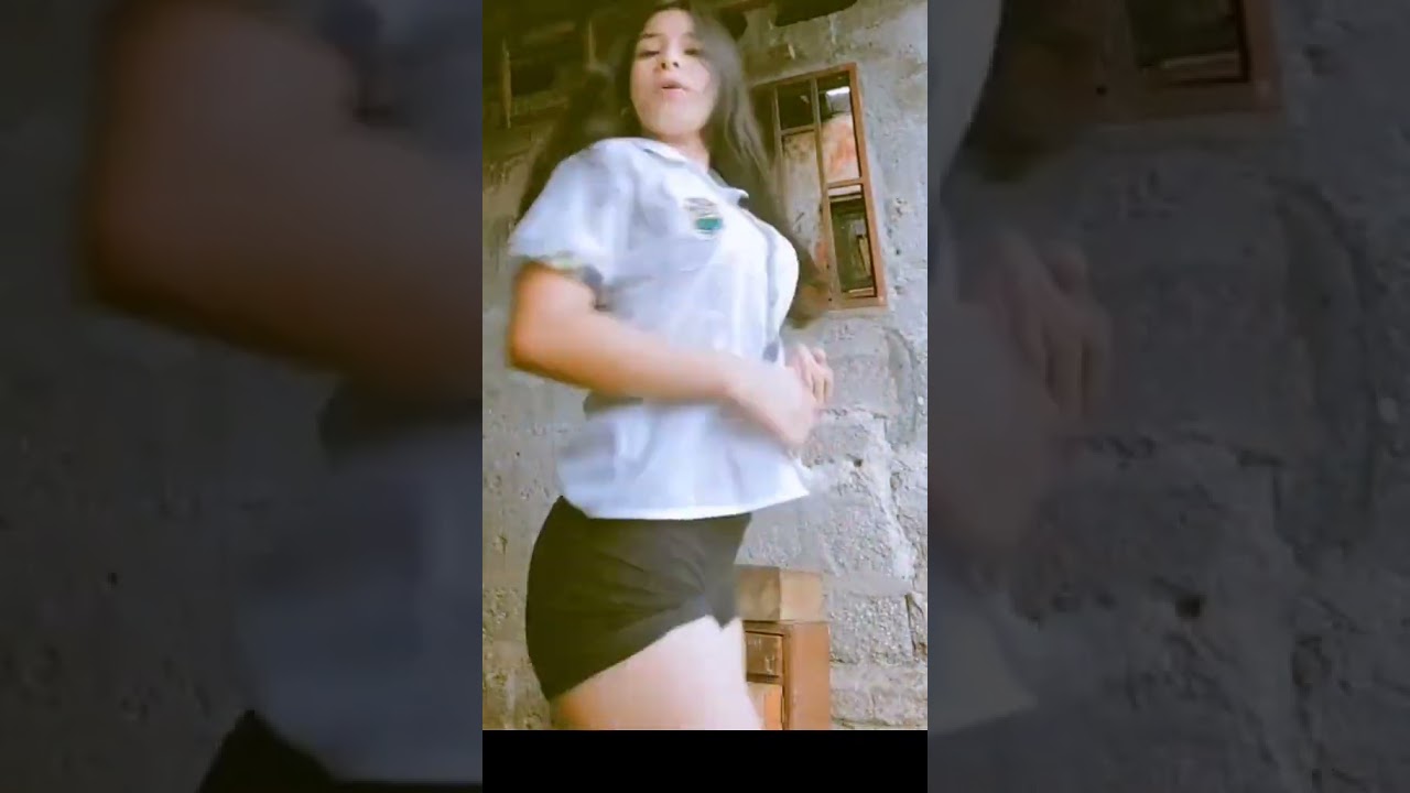 Colegiala en licra ajustada #model #beautiful #fashion #cute #fitness #gym #like #style #boys #memes