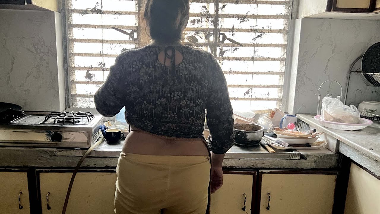 Daily Routine Work In kitchen _ Pakistani Family Vlog _Desi Aunty Hot Vlog _ Pakistani Hot Girl Vlog