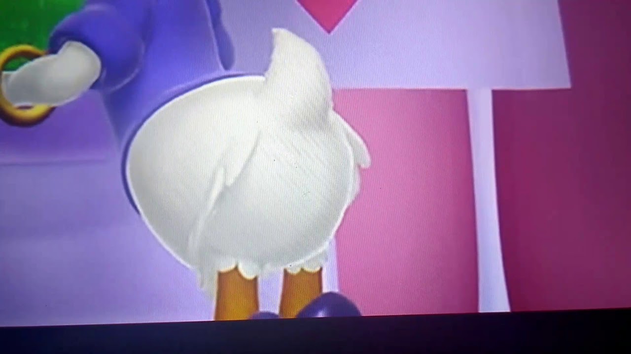 Daisy duck booty wiggle