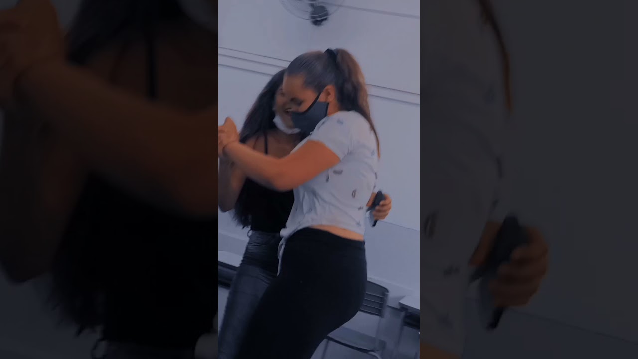 dançando na sala de aula
