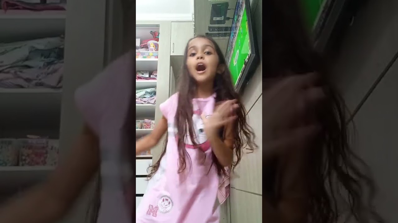 dançando o chão novinha