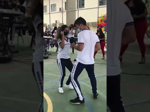 Dançando Piseiro na Escola ...