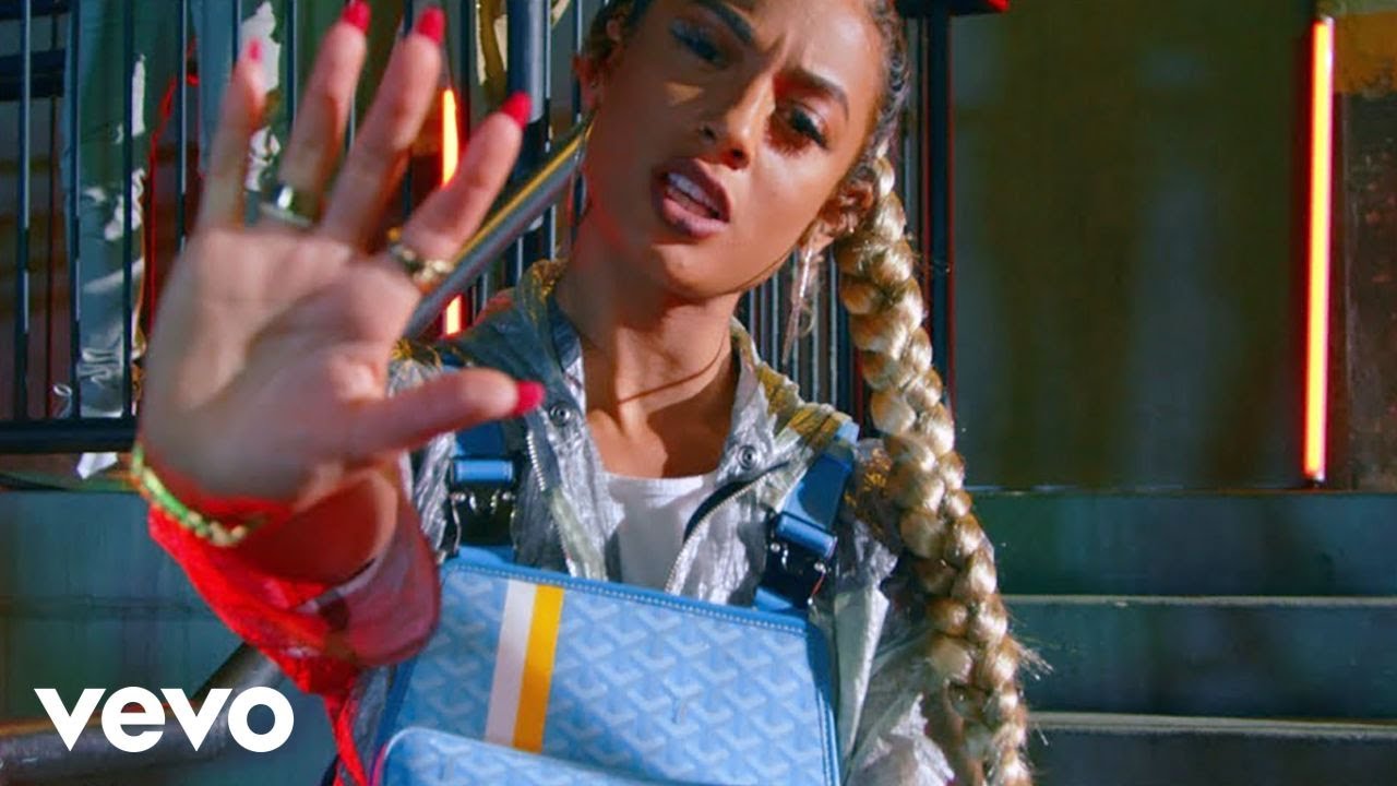 DaniLeigh - Lil Bebe (Official Video)