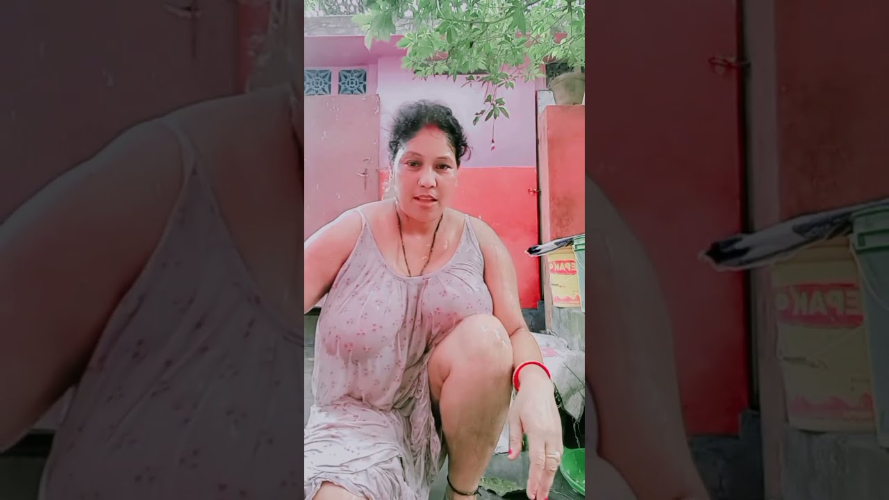 dasi hot Boudi bathing part 6