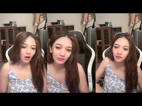 Desahan manja ka Laura saki2 desah mulu😍😋🤩 #livehottikok