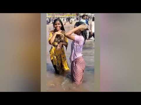 Desi Beautiful girl swming videos🥵 desi girl open bath in River 💦