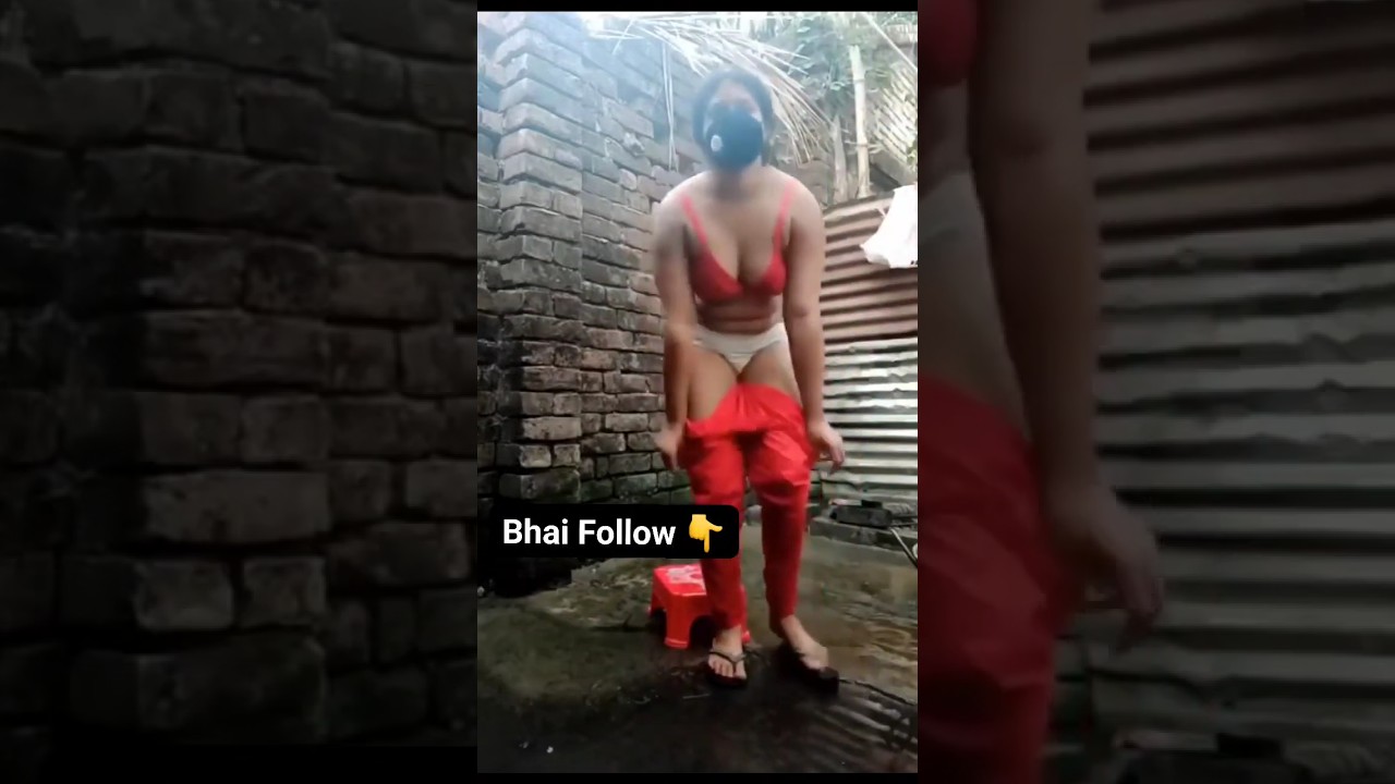 Desi Girl Bathing 🙈