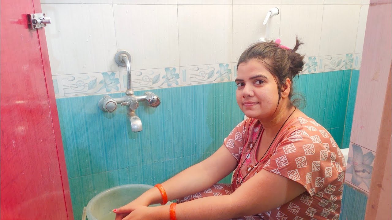 Desi housewife bathing vlog 😍#vlog#bathing #bathingvlog#missyaduvanshi