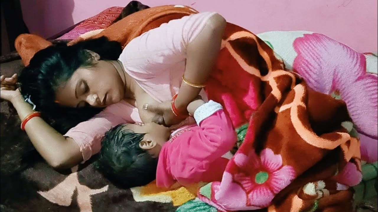 desi indian breastfeeding mother new vlog open ||new breastfeeding vlogs||desi bhabhi breastfeeding