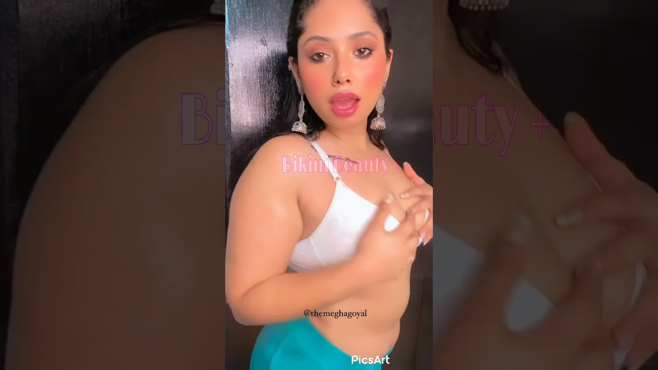 Desi Indian Girl in hot bikini Dance