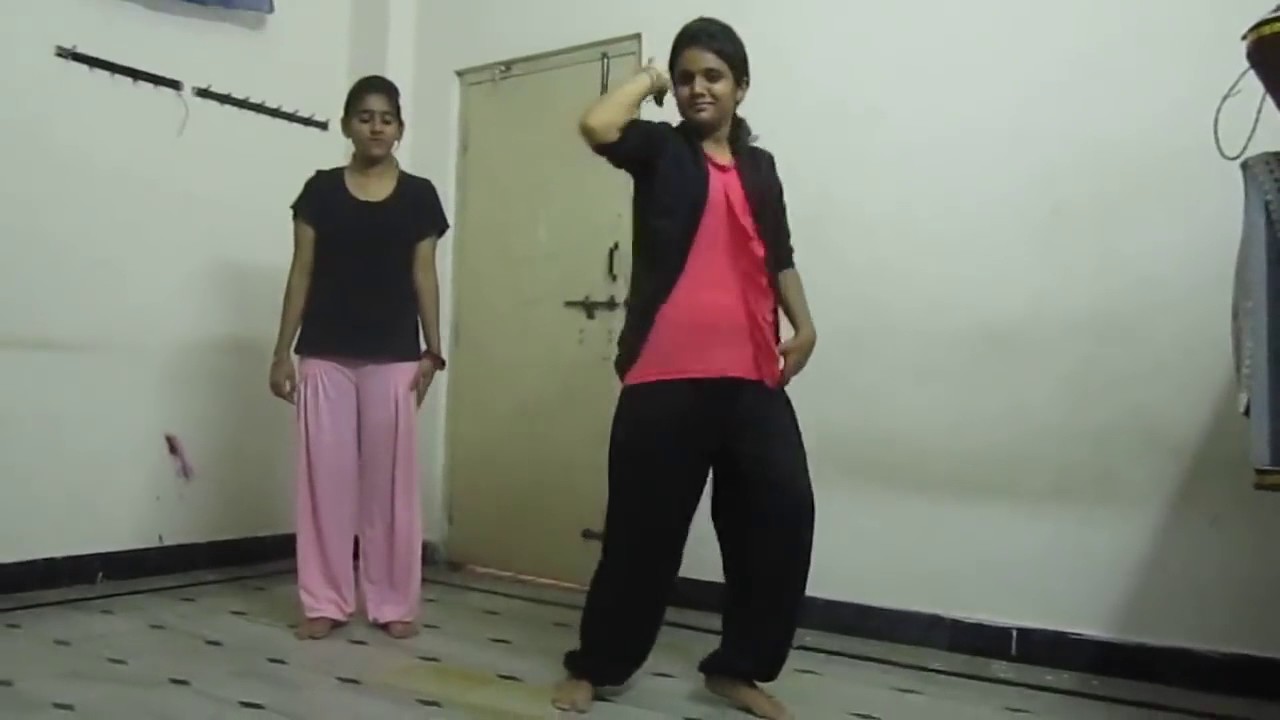Desi school girl sexy hot dancing on bollywood songs mms