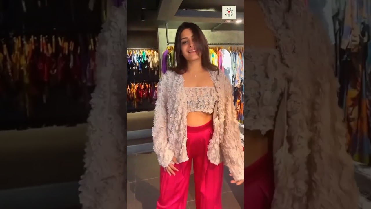 DIVYA PILLAI HOT LOOK 🤩🤩🤩!! FASHION|#shorts #actresshot #divyapillai #fashion #malluactress #viral
