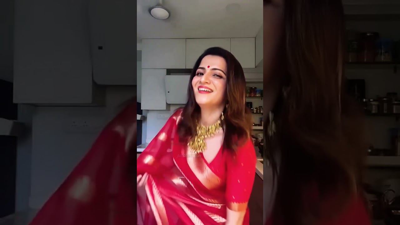 Divyadharshini😍