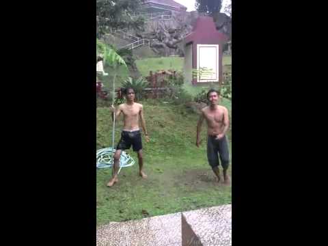 Duo Srigala Telanjang