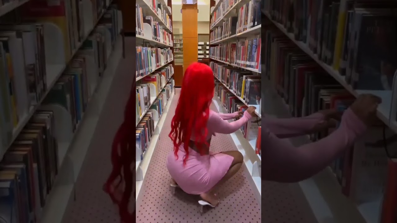 EBONY twerking || TWERKING in skirt #shorts